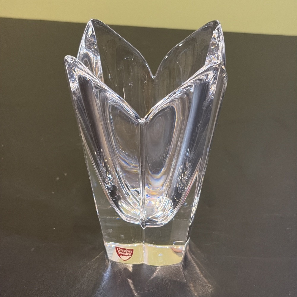 Orrefors Sweden Crystal Tulip Vase 6" Signed EUC - Picture 8 of 8